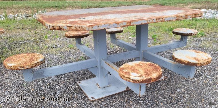 image for item DO4910 Picnic tables 