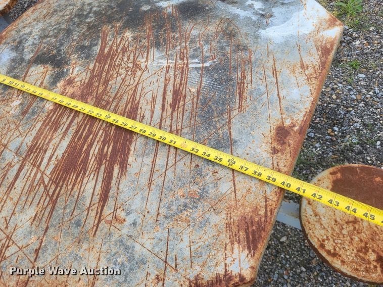 image for item DO4910 Picnic tables 