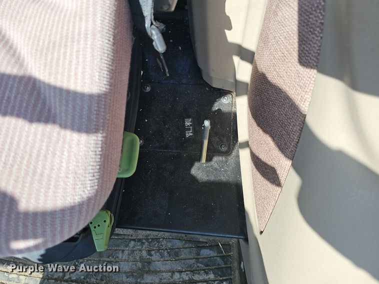 image for item DP0820 2014 John Deere 6105D MFWD tractor