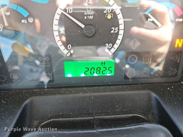 image for item DP0820 2014 John Deere 6105D MFWD tractor