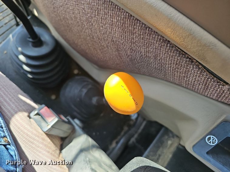 image for item DP0820 2014 John Deere 6105D MFWD tractor