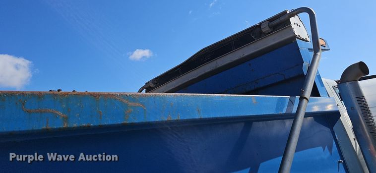 image for item DP0821 2010 International WorkStar 7600 dump truck