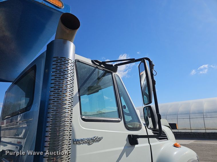 image for item DP0821 2010 International WorkStar 7600 dump truck
