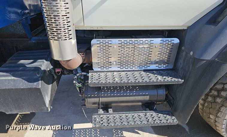 image for item DP0821 2010 International WorkStar 7600 dump truck