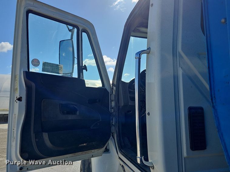 image for item DP0821 2010 International WorkStar 7600 dump truck