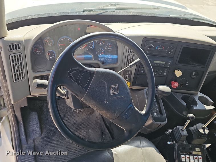 image for item DP0821 2010 International WorkStar 7600 dump truck