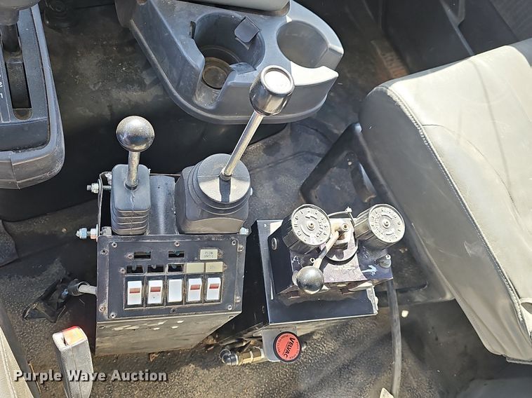 image for item DP0821 2010 International WorkStar 7600 dump truck