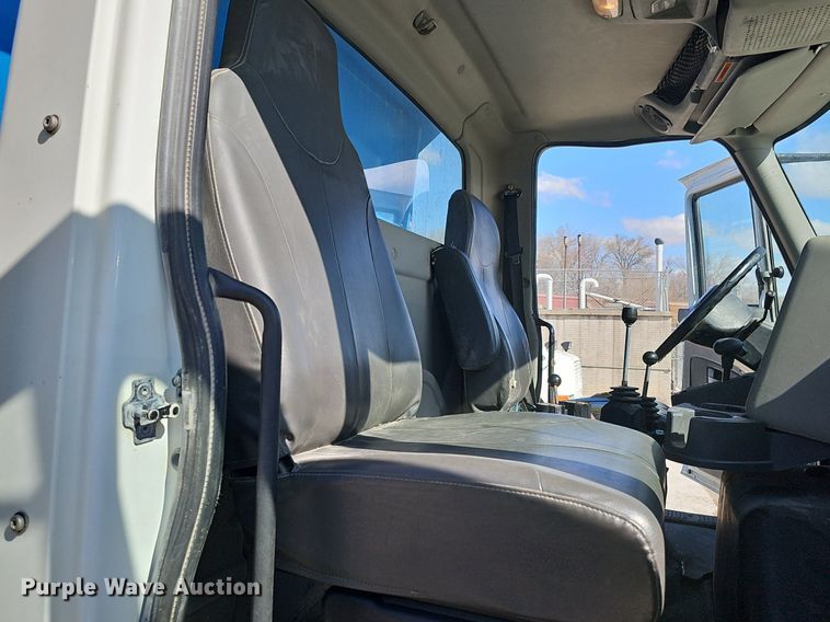 image for item DP0821 2010 International WorkStar 7600 dump truck