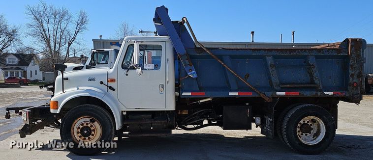 image for item DP0822 2001 International 4900 dump truck