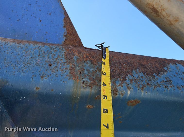 image for item DP0822 2001 International 4900 dump truck