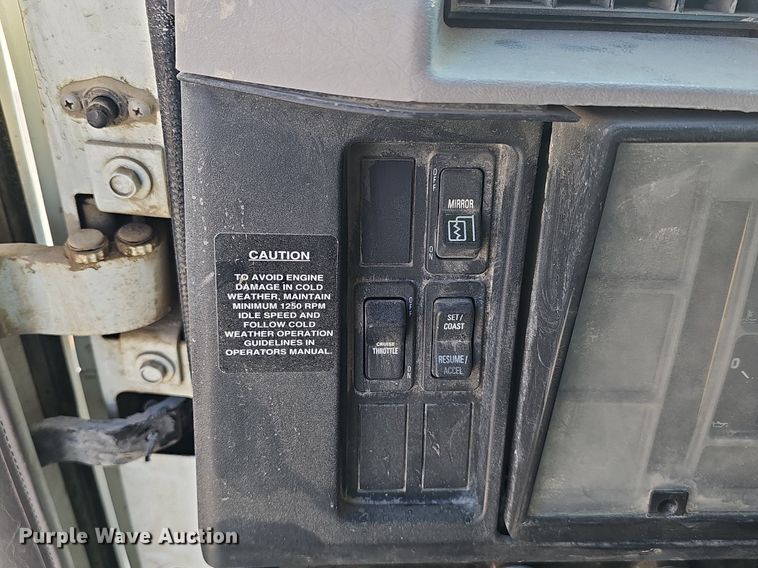 image for item DP0822 2001 International 4900 dump truck