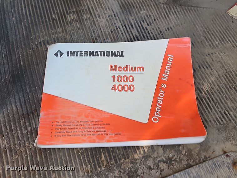 image for item DP0822 2001 International 4900 dump truck