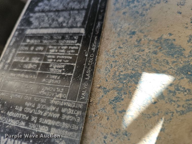 image for item DP0822 2001 International 4900 dump truck