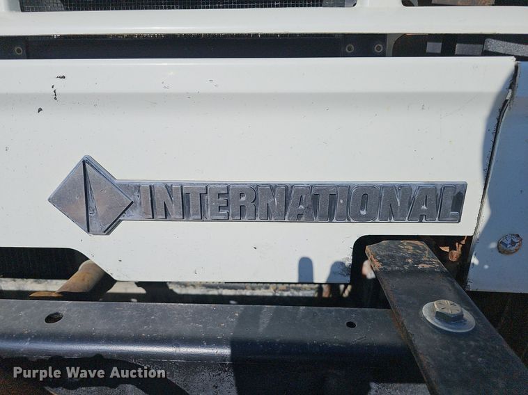 image for item DP0822 2001 International 4900 dump truck