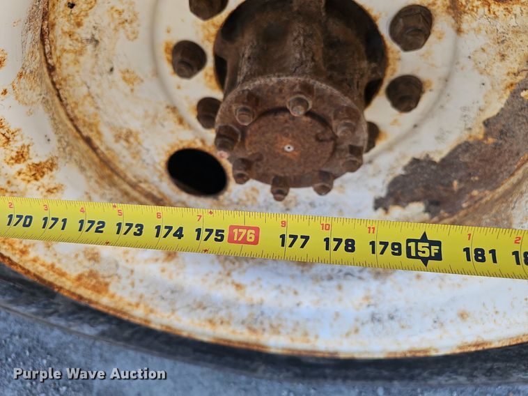 image for item DP0822 2001 International 4900 dump truck