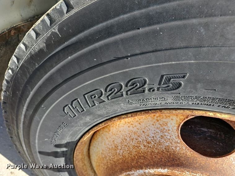 image for item DP0822 2001 International 4900 dump truck