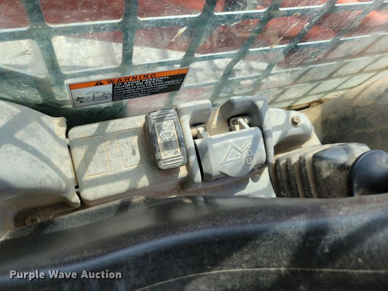 image for item DP1335 2011 Kubota SVL90 tracked skid steer loader