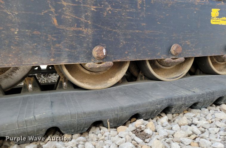 image for item DP1335 2011 Kubota SVL90 tracked skid steer loader