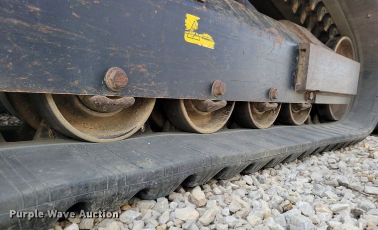 image for item DP1335 2011 Kubota SVL90 tracked skid steer loader