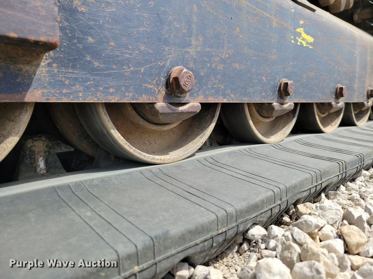 image for item DP1335 2011 Kubota SVL90 tracked skid steer loader