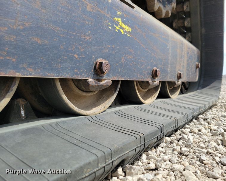 image for item DP1335 2011 Kubota SVL90 tracked skid steer loader