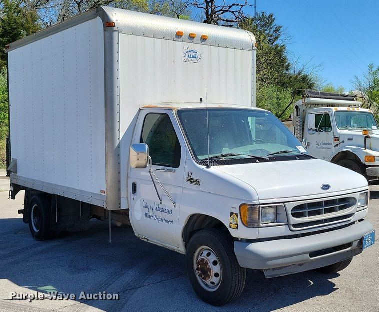 image for item DP1357 2001 Ford E450 Super Duty box truck