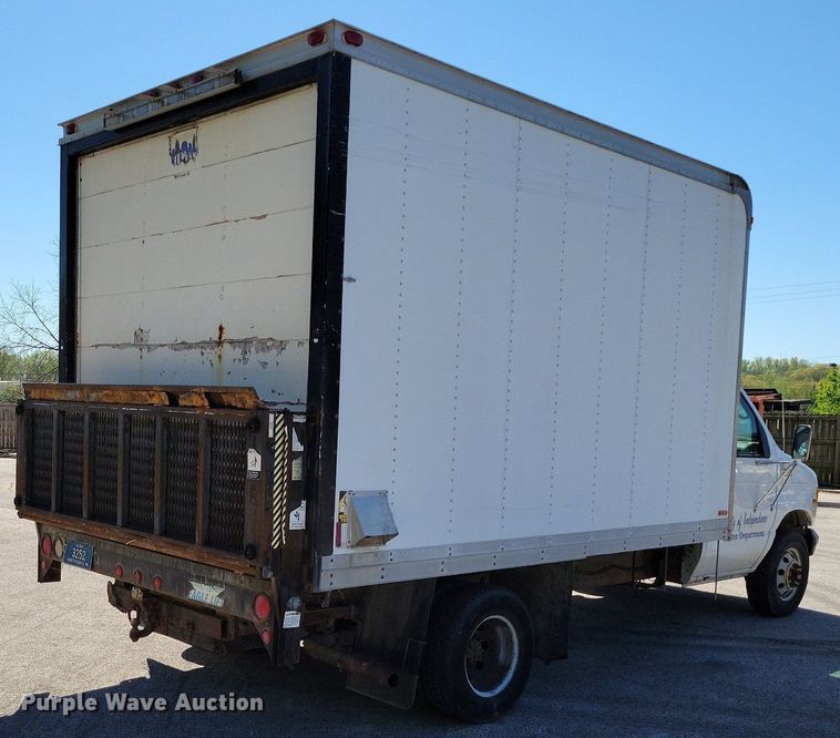 image for item DP1357 2001 Ford E450 Super Duty box truck