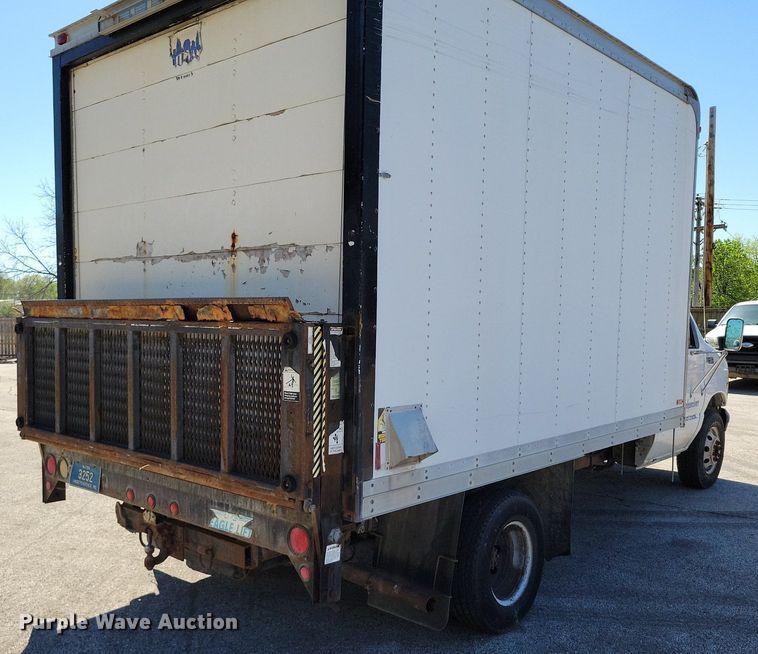 image for item DP1357 2001 Ford E450 Super Duty box truck