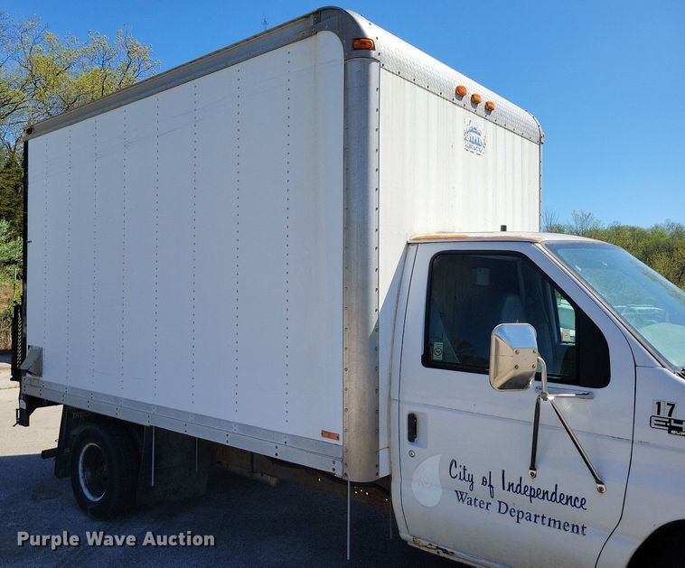 image for item DP1357 2001 Ford E450 Super Duty box truck