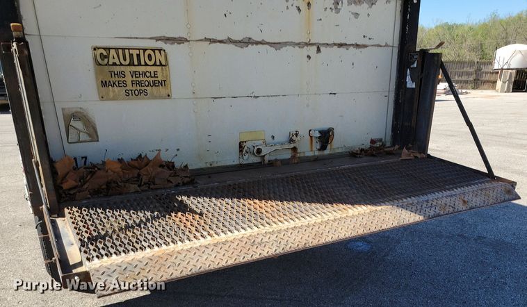 image for item DP1357 2001 Ford E450 Super Duty box truck