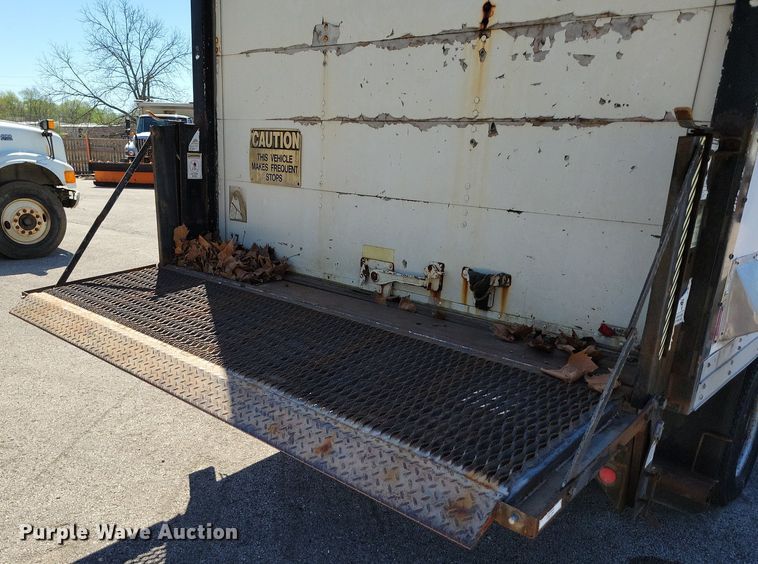 image for item DP1357 2001 Ford E450 Super Duty box truck