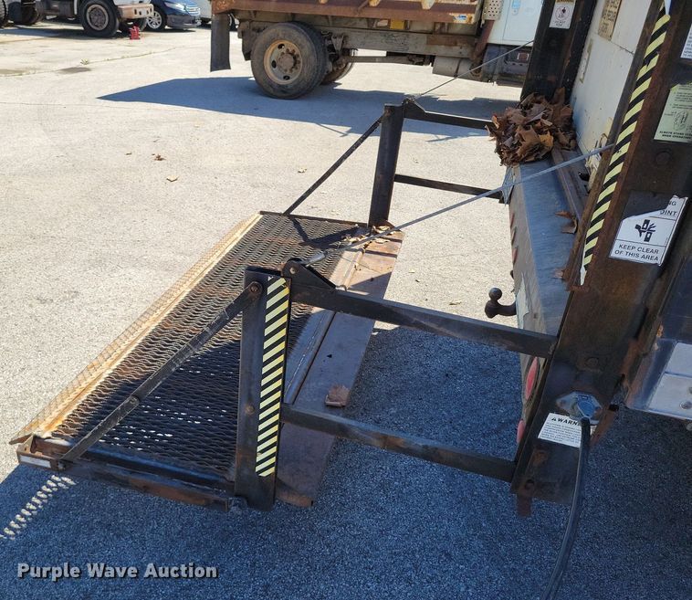 image for item DP1357 2001 Ford E450 Super Duty box truck