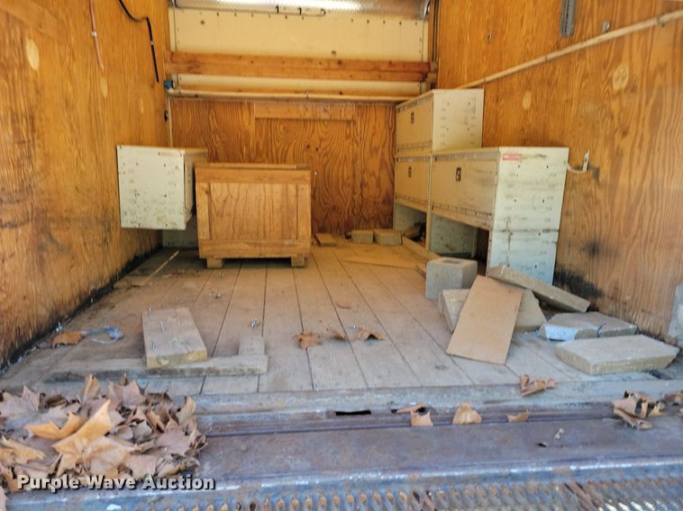 image for item DP1357 2001 Ford E450 Super Duty box truck