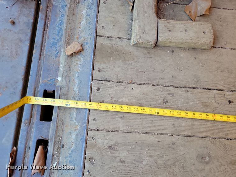 image for item DP1357 2001 Ford E450 Super Duty box truck