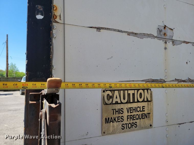 image for item DP1357 2001 Ford E450 Super Duty box truck