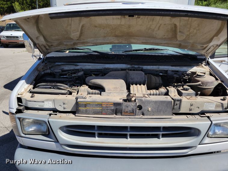 image for item DP1357 2001 Ford E450 Super Duty box truck