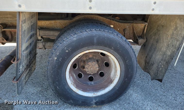 image for item DP1357 2001 Ford E450 Super Duty box truck