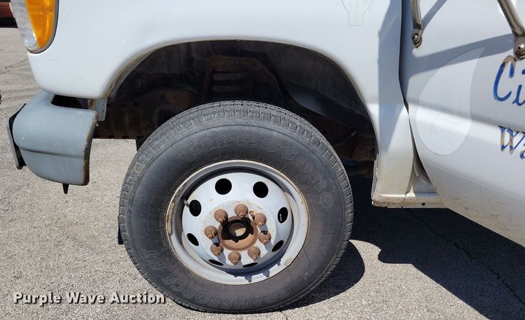 image for item DP1357 2001 Ford E450 Super Duty box truck