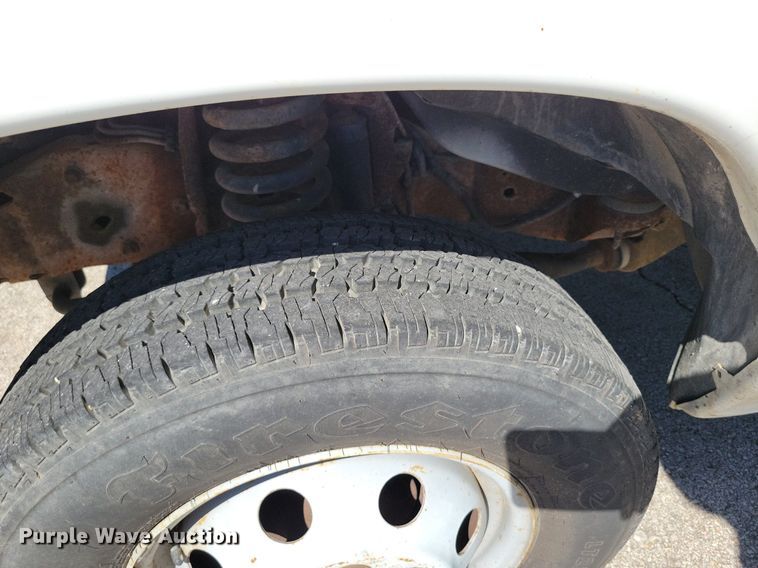 image for item DP1357 2001 Ford E450 Super Duty box truck