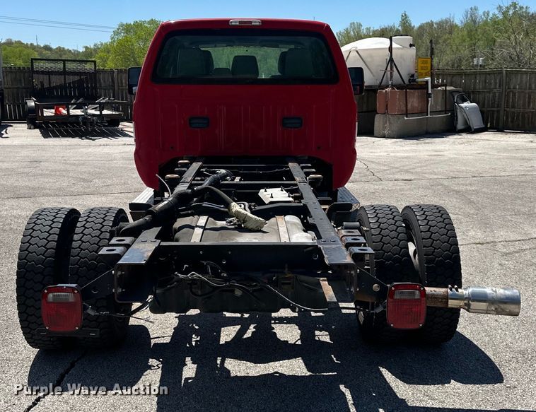 image for item DP1377 2013 Ford F550 Super Duty Crew Cab truck cab and chassis