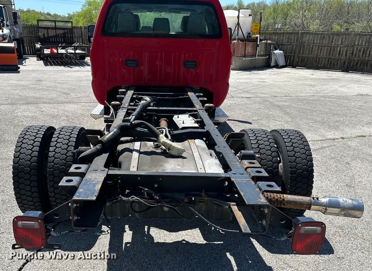 image for item DP1377 2013 Ford F550 Super Duty Crew Cab truck cab and chassis