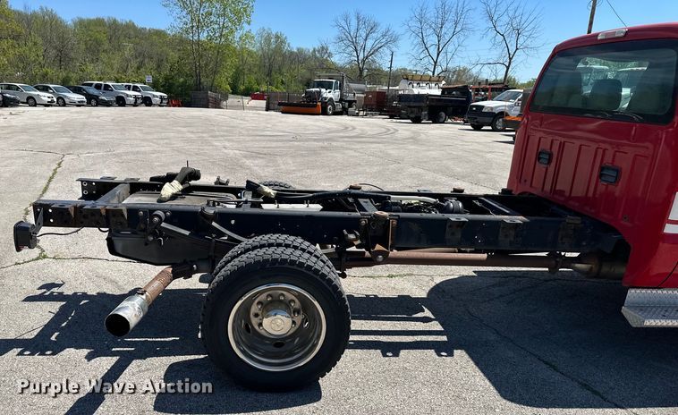 image for item DP1377 2013 Ford F550 Super Duty Crew Cab truck cab and chassis