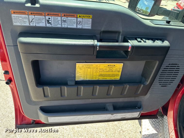 image for item DP1377 2013 Ford F550 Super Duty Crew Cab truck cab and chassis