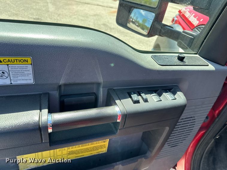 image for item DP1377 2013 Ford F550 Super Duty Crew Cab truck cab and chassis