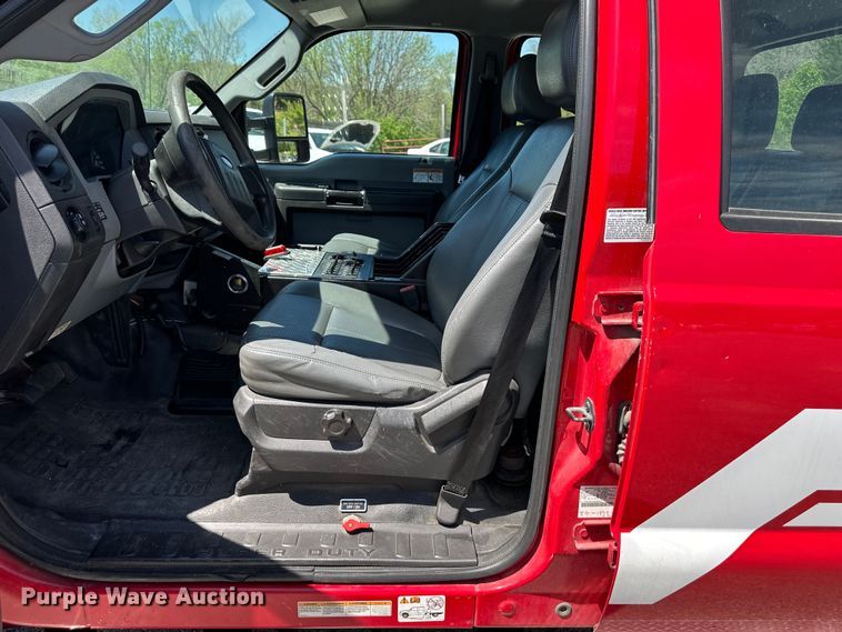 image for item DP1377 2013 Ford F550 Super Duty Crew Cab truck cab and chassis