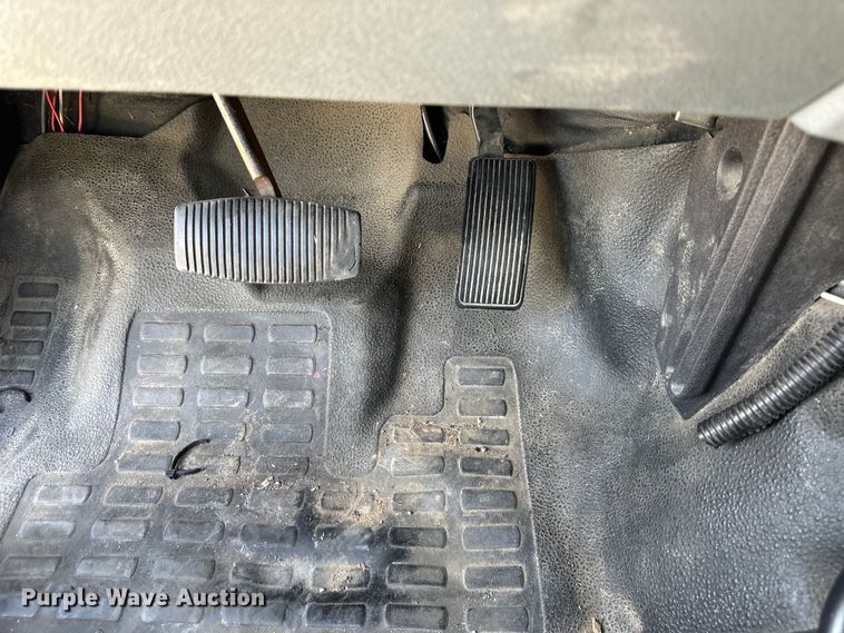 image for item DP1377 2013 Ford F550 Super Duty Crew Cab truck cab and chassis