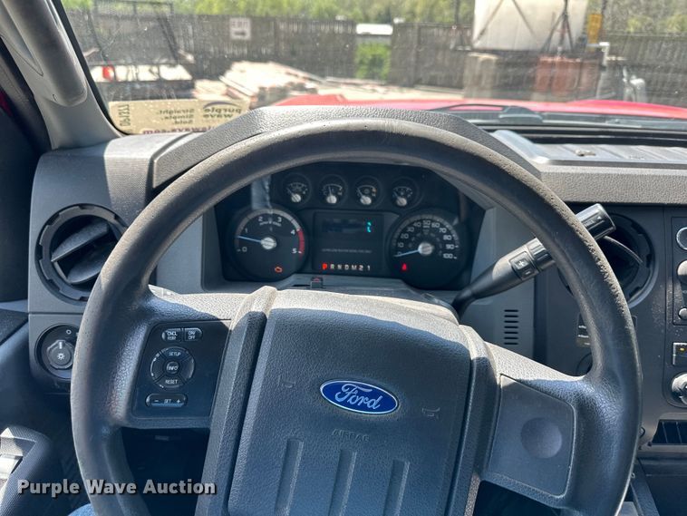 image for item DP1377 2013 Ford F550 Super Duty Crew Cab truck cab and chassis