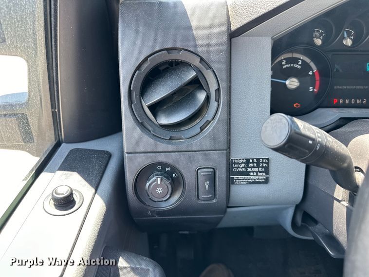 image for item DP1377 2013 Ford F550 Super Duty Crew Cab truck cab and chassis