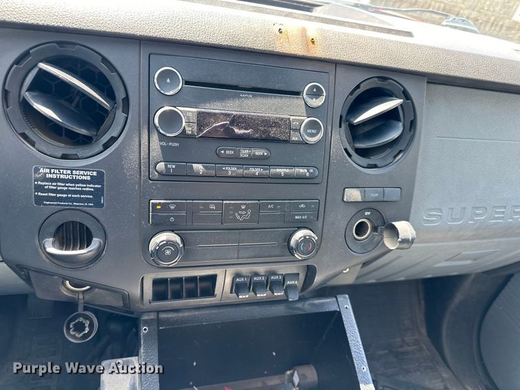 image for item DP1377 2013 Ford F550 Super Duty Crew Cab truck cab and chassis