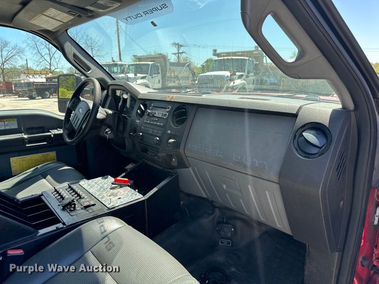 image for item DP1377 2013 Ford F550 Super Duty Crew Cab truck cab and chassis